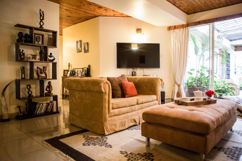 State House Courtyards Living Room - Furnished Apartments in Nairobi