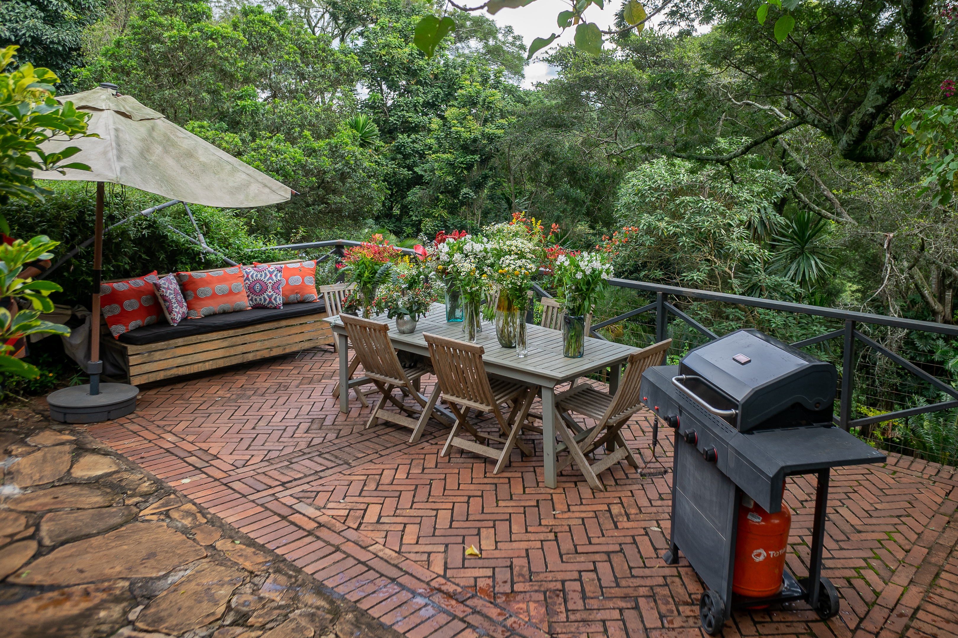 Concierge - Elegant Dining