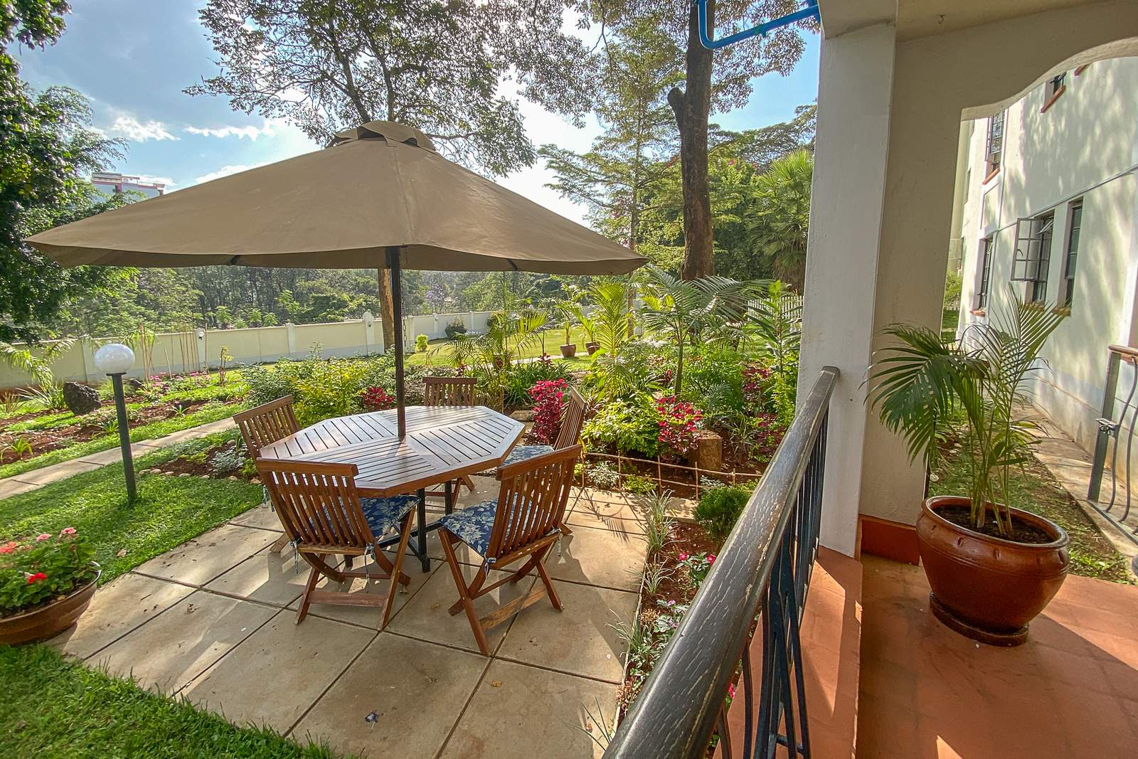 The Cape House - Community Gardens