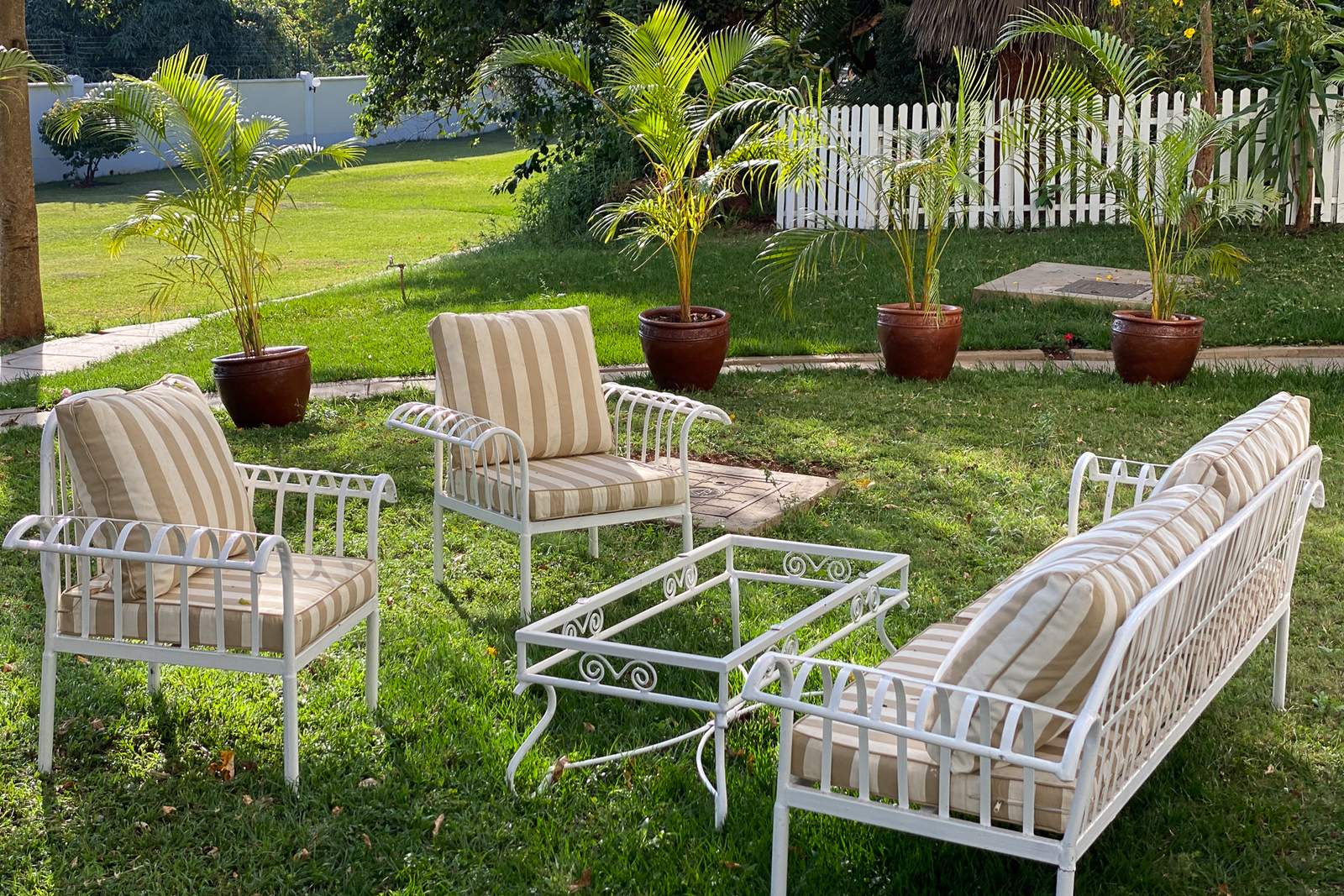 The Cape House - Estate Lawns