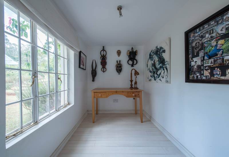 The Karen Manor - Grounds