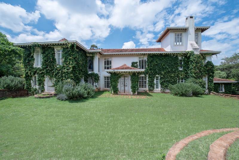 The Karen Manor - Exterior