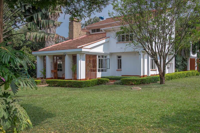 Flame Tree Runda - Entrance