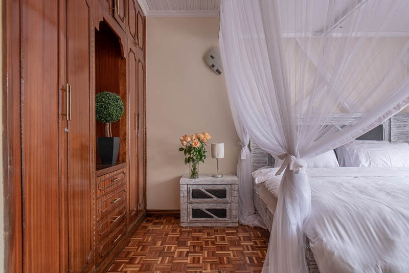 Flame Tree Runda - Gate