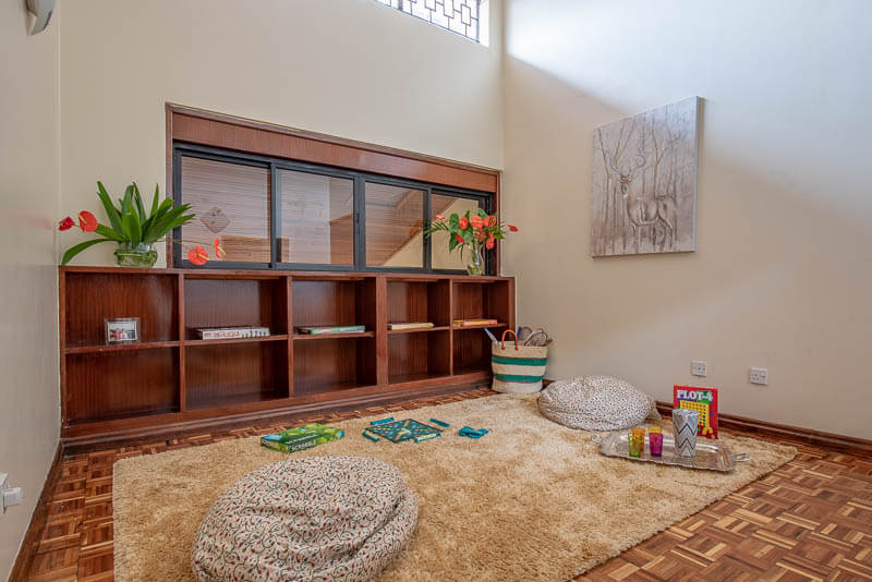 Flame Tree Runda - Surroundings