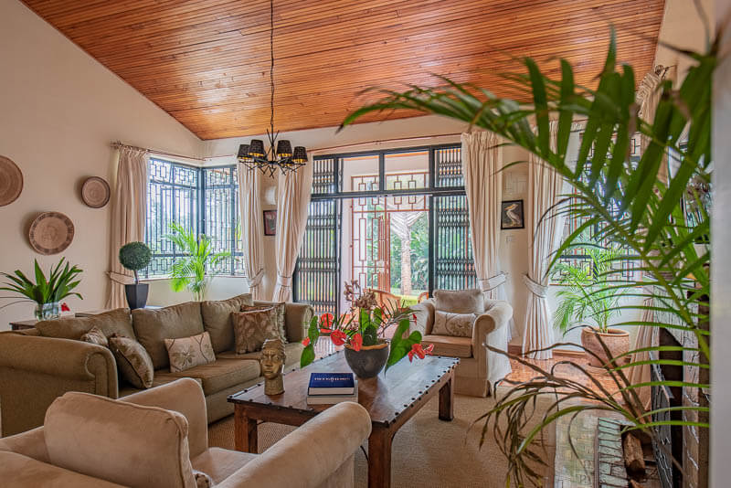 Flame Tree Runda - Dining Area